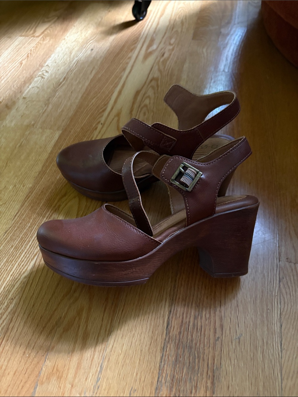 B.O.C Natasha clog in brown. Size 7